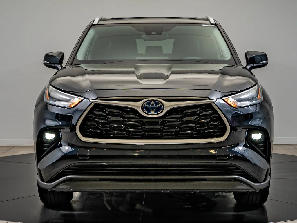Used 2024 Black Toyota XLE image 2