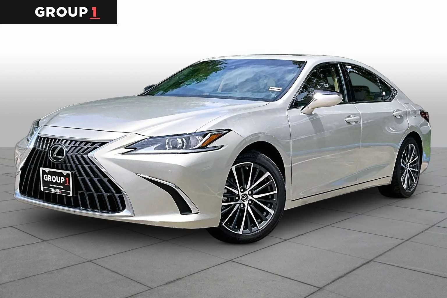 2025 Lexus ES 350 350's photo