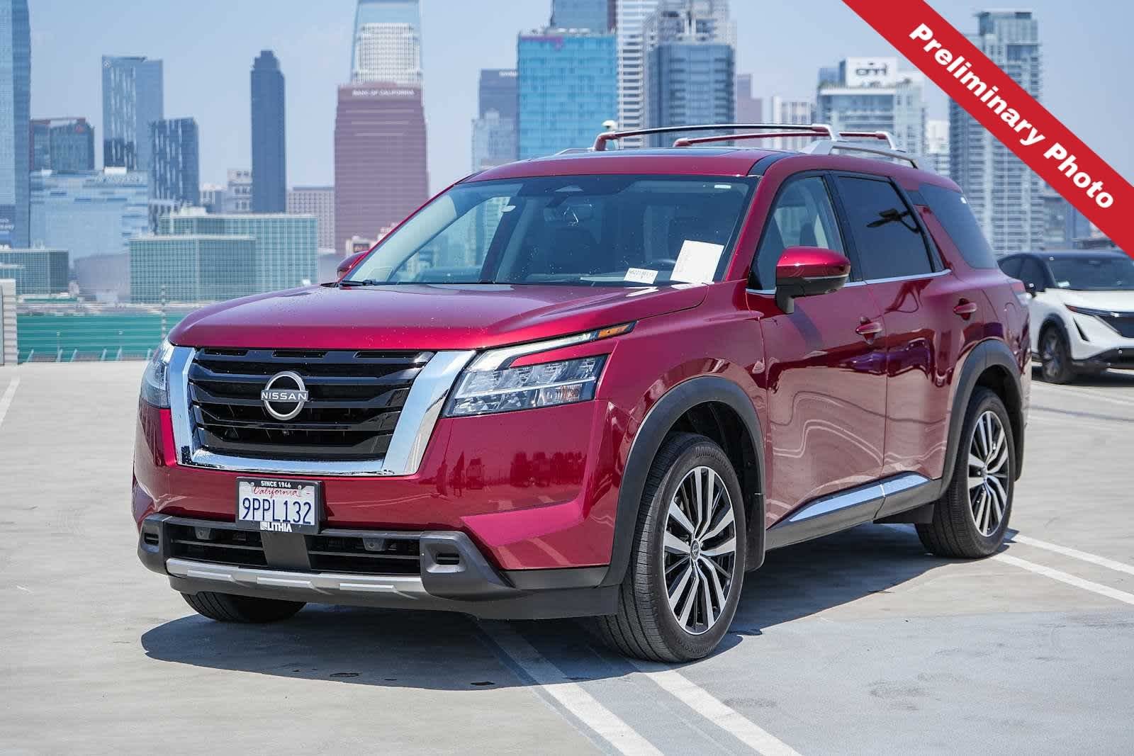 2024 Nissan Pathfinder Platinum 2WD's photo