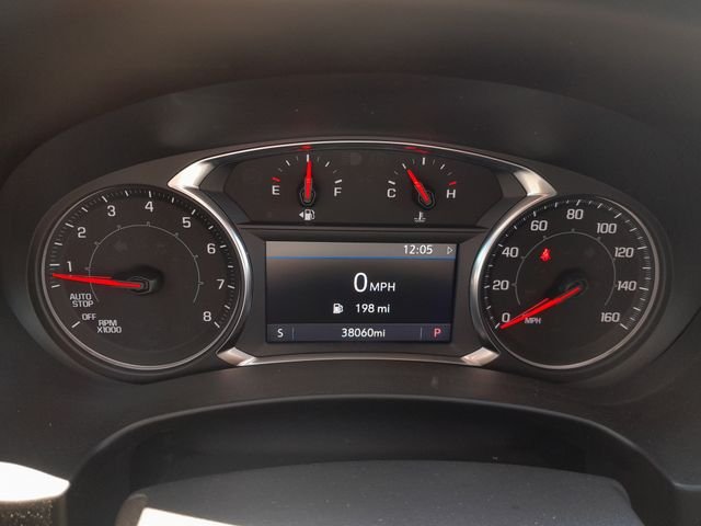 Used 2024 White GMC AT4 image 11