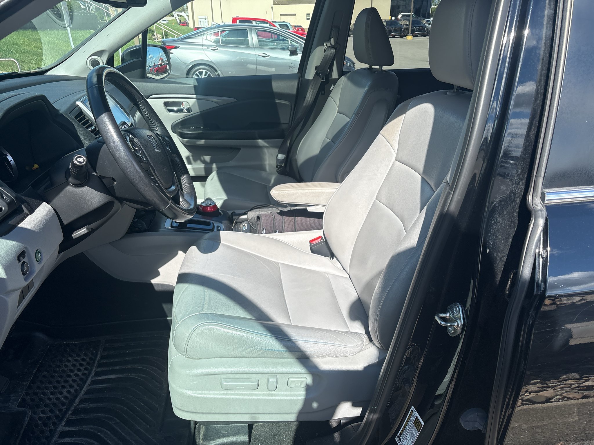 Used 2017 Black Forest Pearl Honda EX-L image 7
