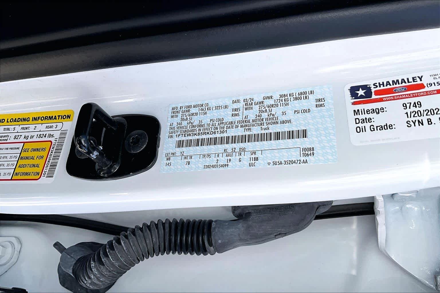 Used 2024 Oxford White Clearcoat Ford XLT image 34