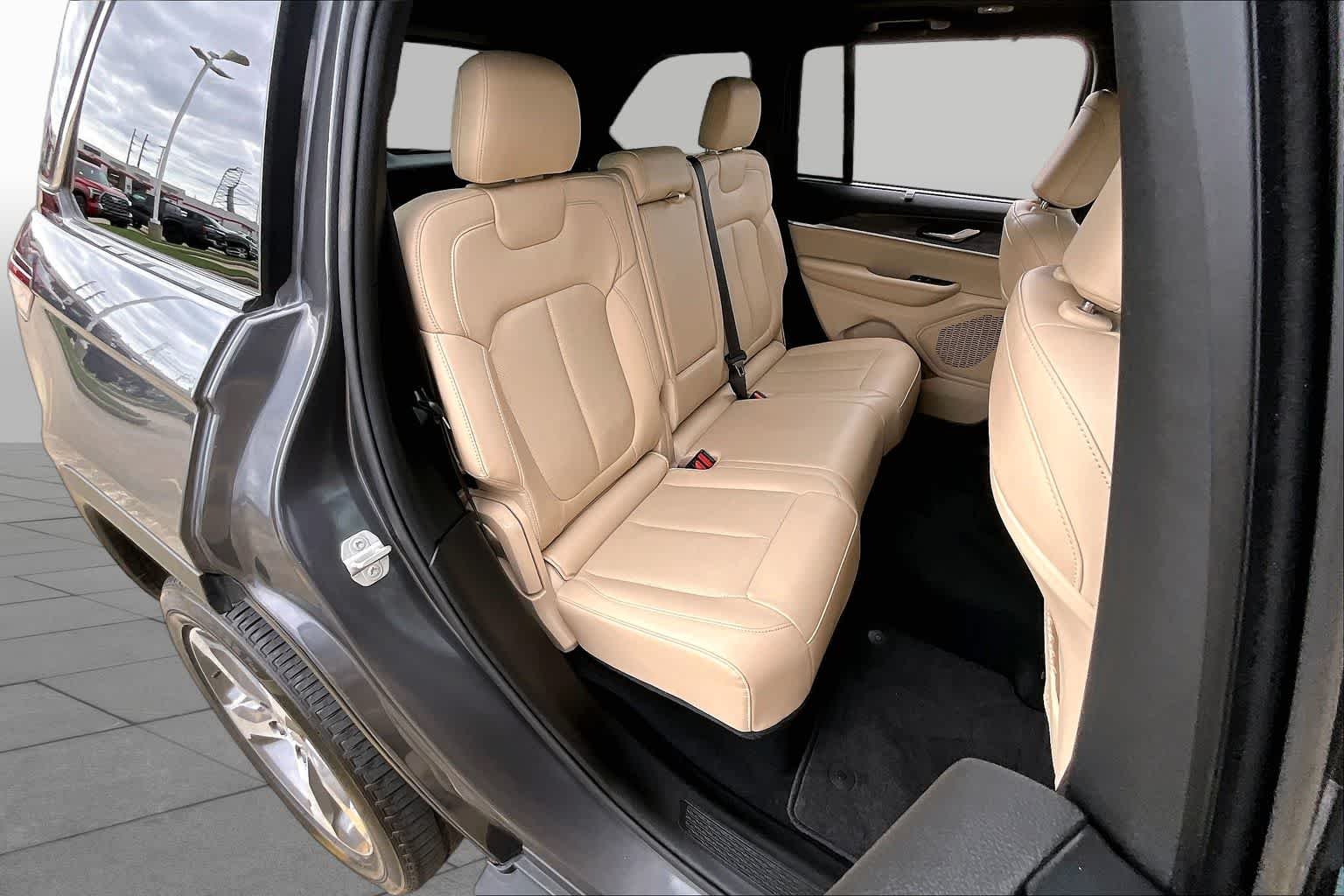 Used 2024 Baltic Gray Metallic Clearcoat Jeep Limited image 26