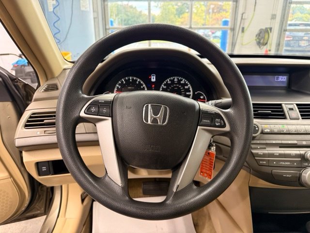 Used 2008 Gold Honda LX-P image 9