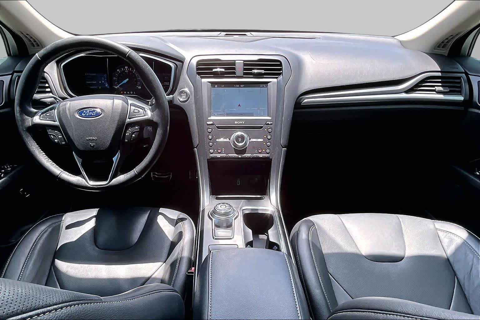 Used 2017 White Platinum Metallic Tri-Coat Ford Titanium image 15