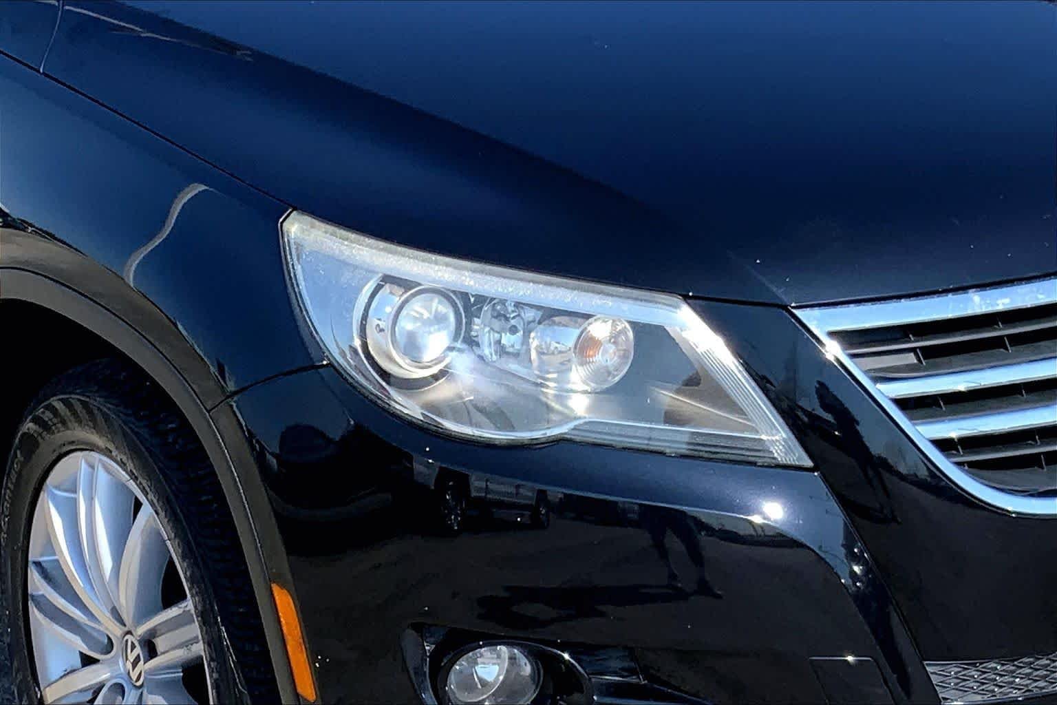 Used 2010  Volkswagen SE image 23
