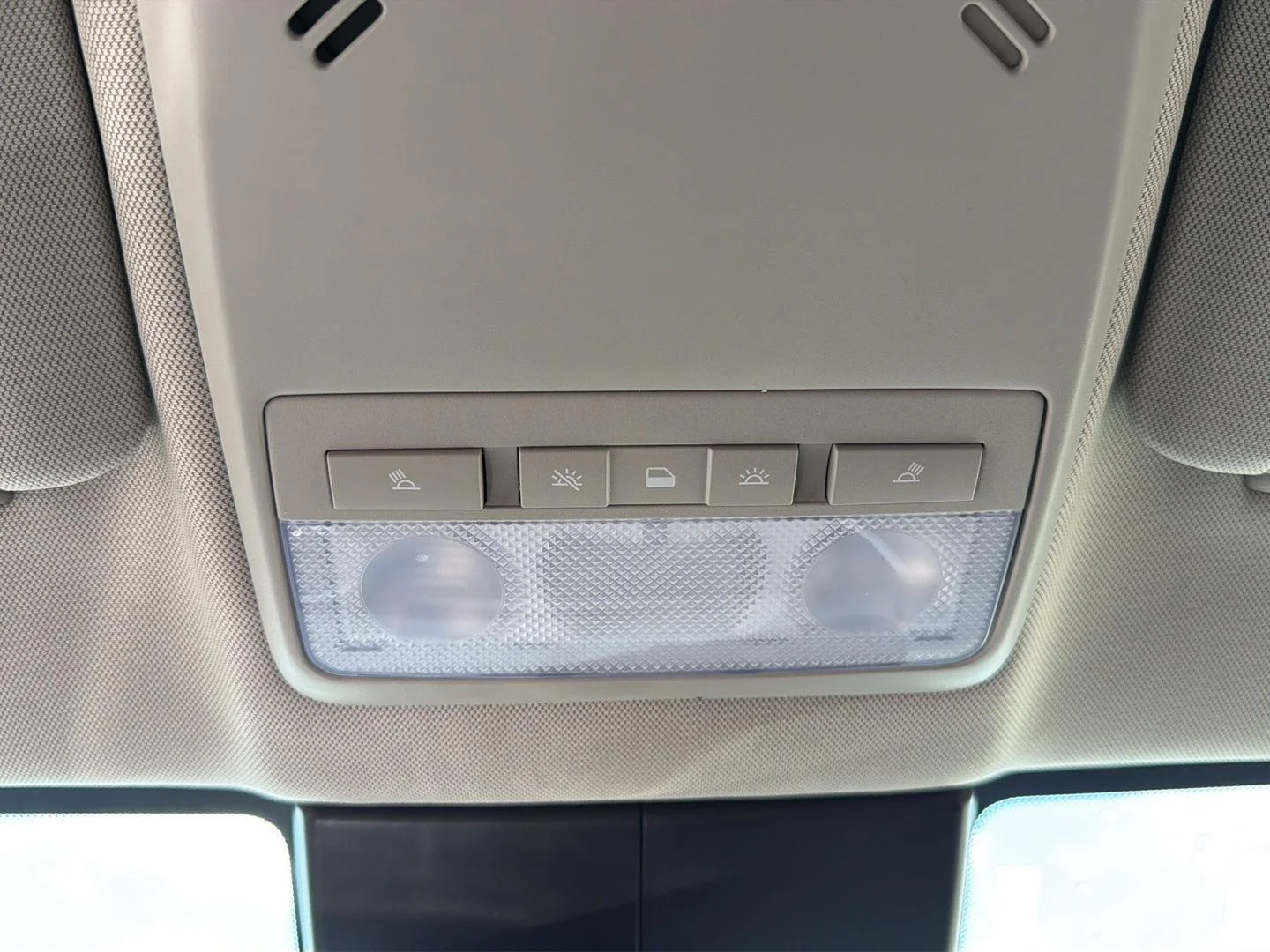 Used 2022 Ebony Twilight Metallic Buick Preferred image 17