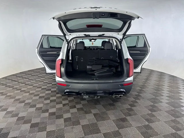 Used 2022 White Kia EX image 17