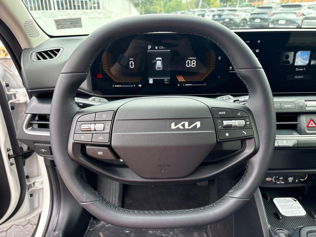 New 2026 Snow White Pearl Kia EX image 16