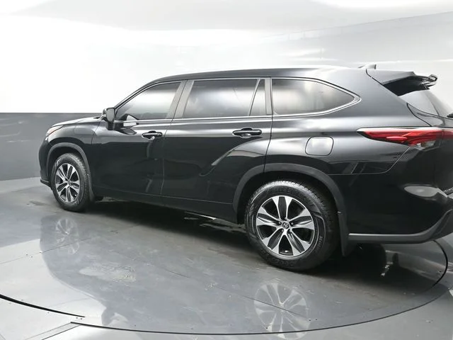 Used 2023 Black Toyota XLE image 5