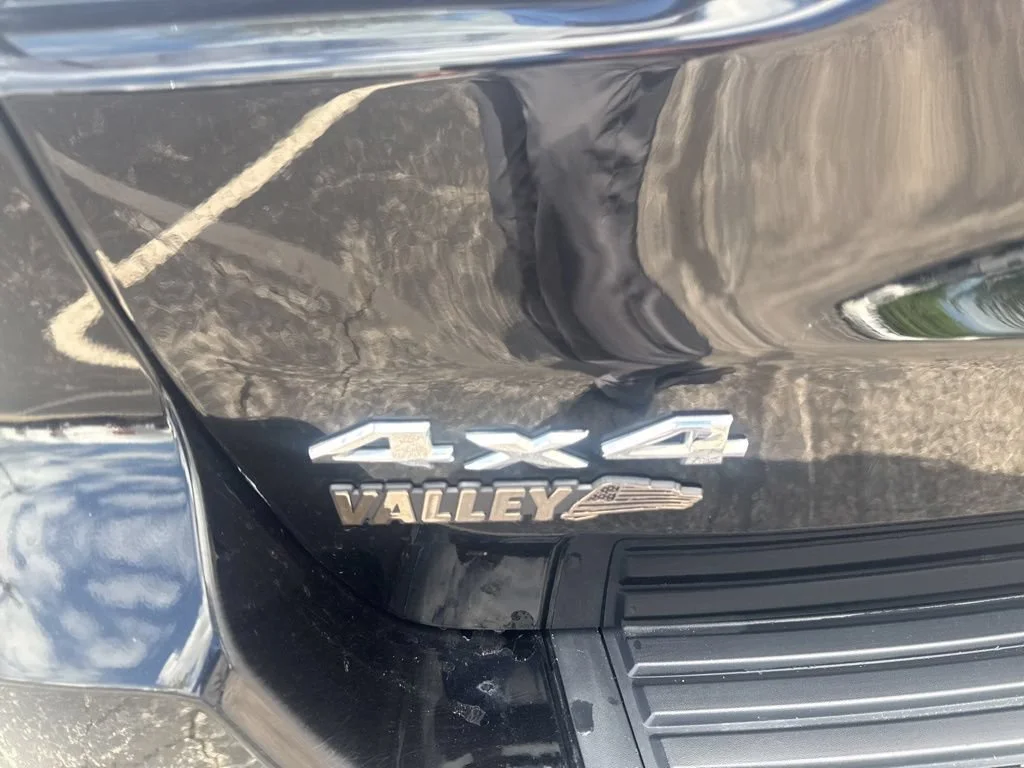 Used 2017 Black Jeep Laredo image 45