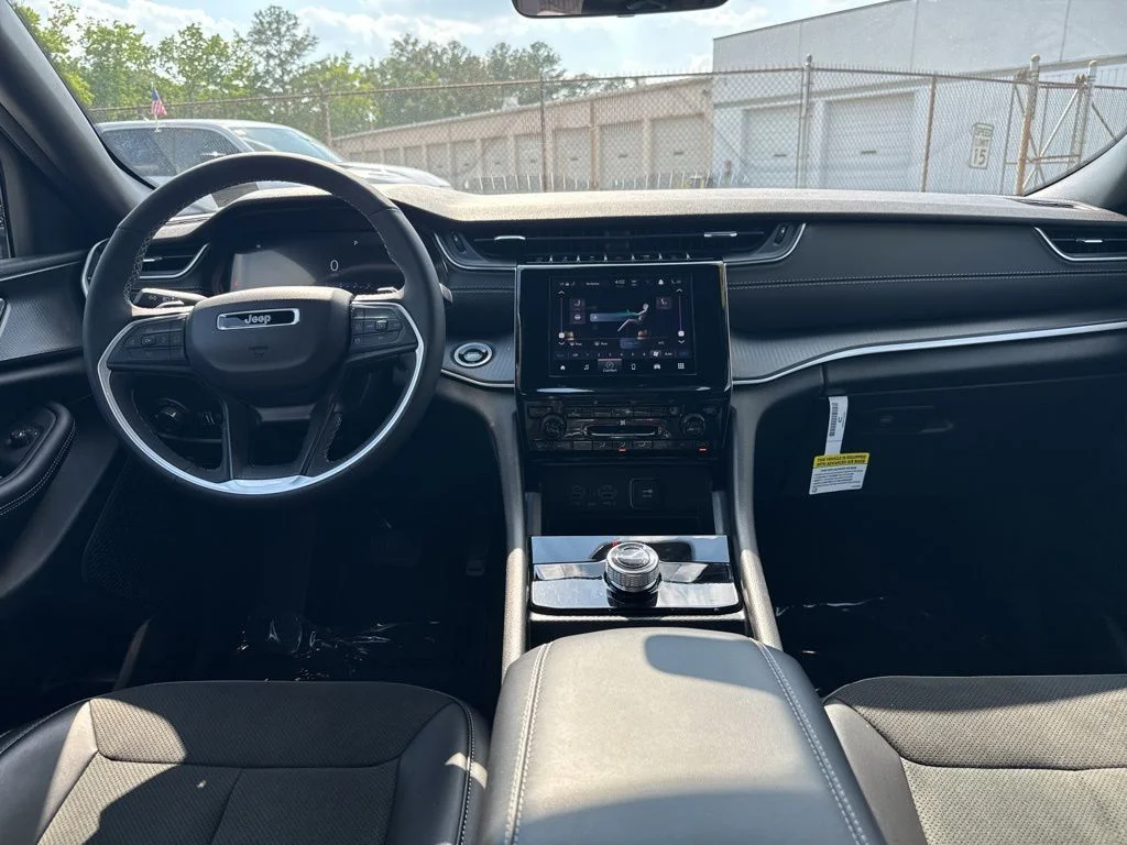 Used 2025 White Jeep Altitude X image 14