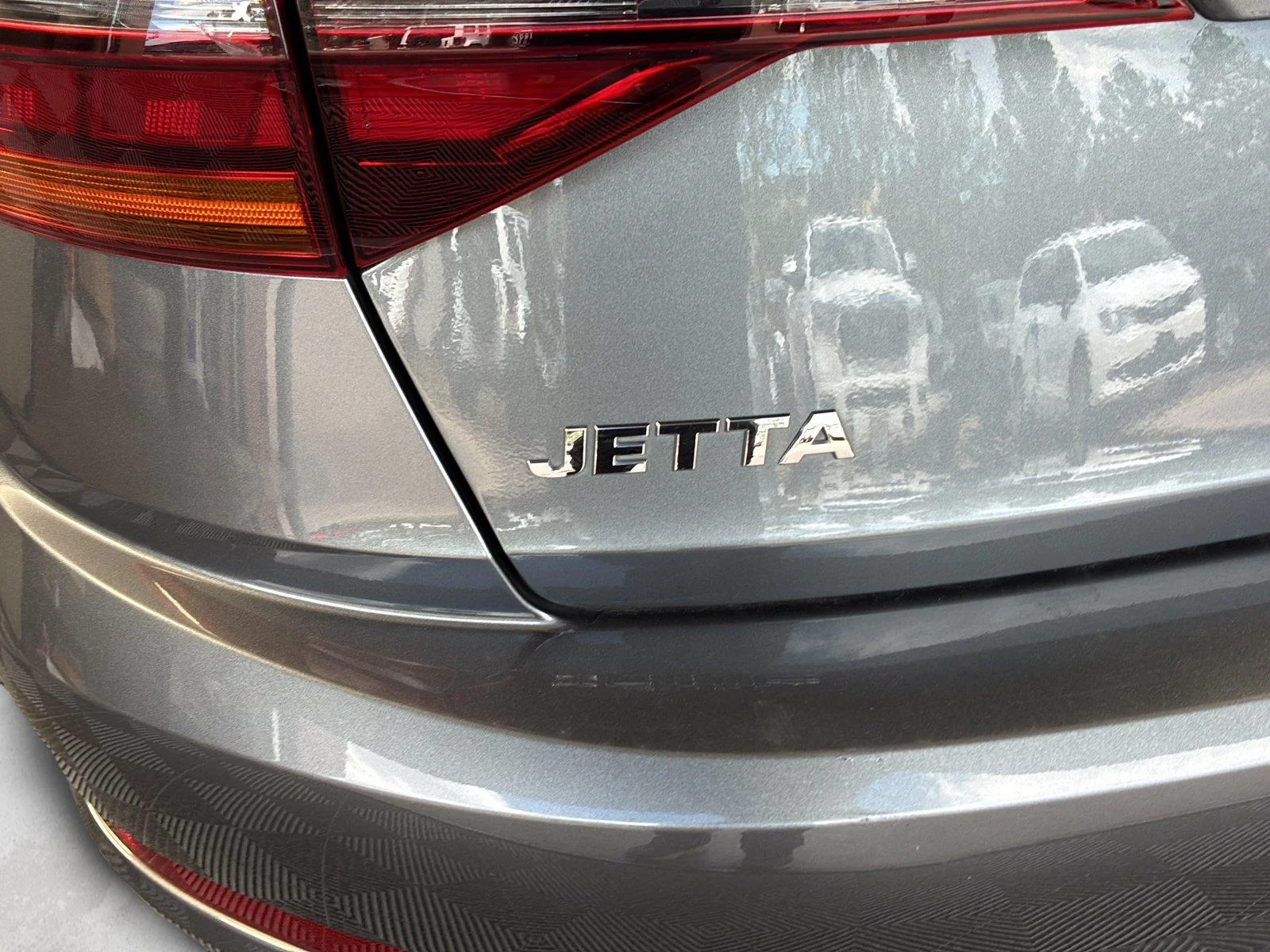Used 2019 Platinum Gray Metallic Volkswagen R-Line image 30