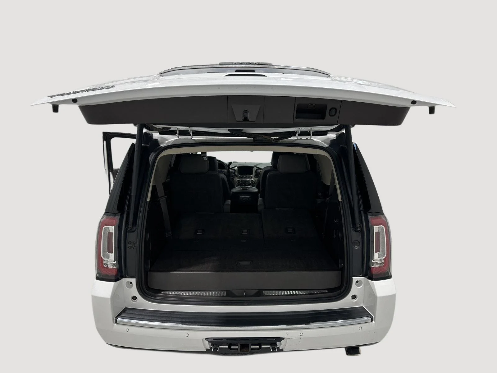 Used 2016 WHITE FROST TRICOAT GMC Denali image 26