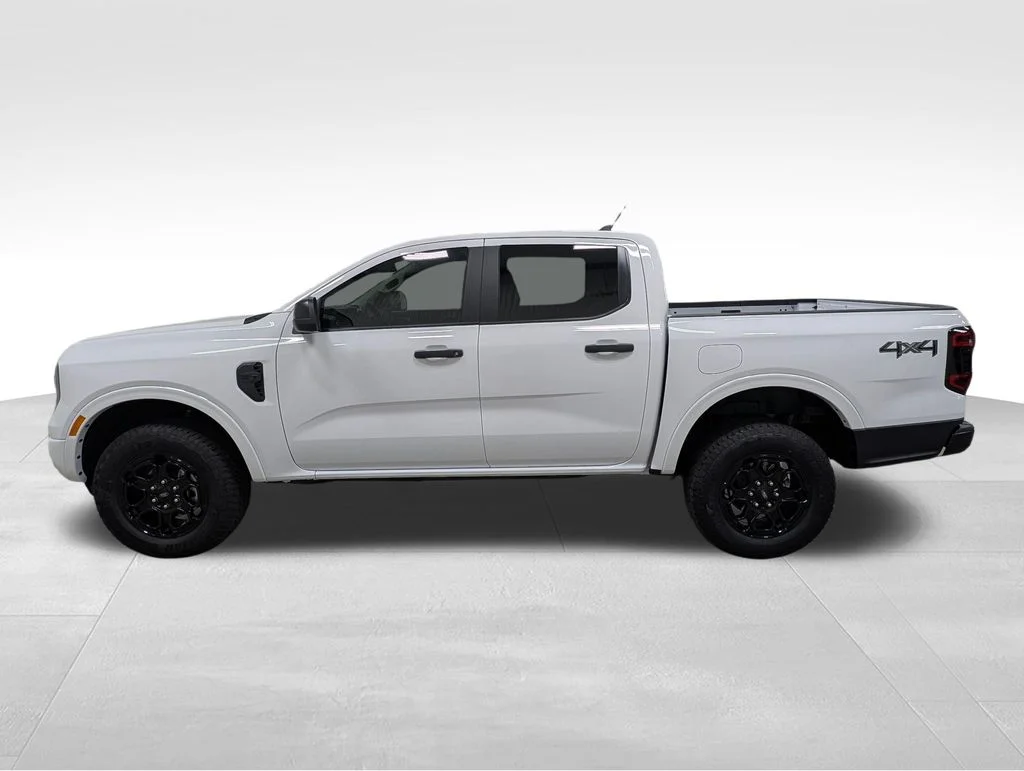 New 2026 Oxford White Ford XLT image 1