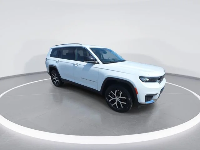 Used 2023 White Jeep Limited image 2