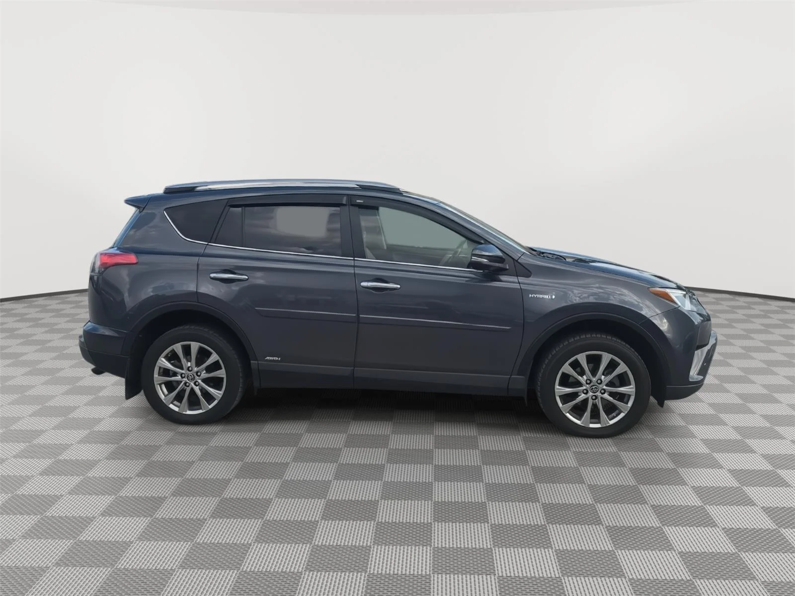 Used 2018 Magnetic Gray Metallic Toyota Limited image 4