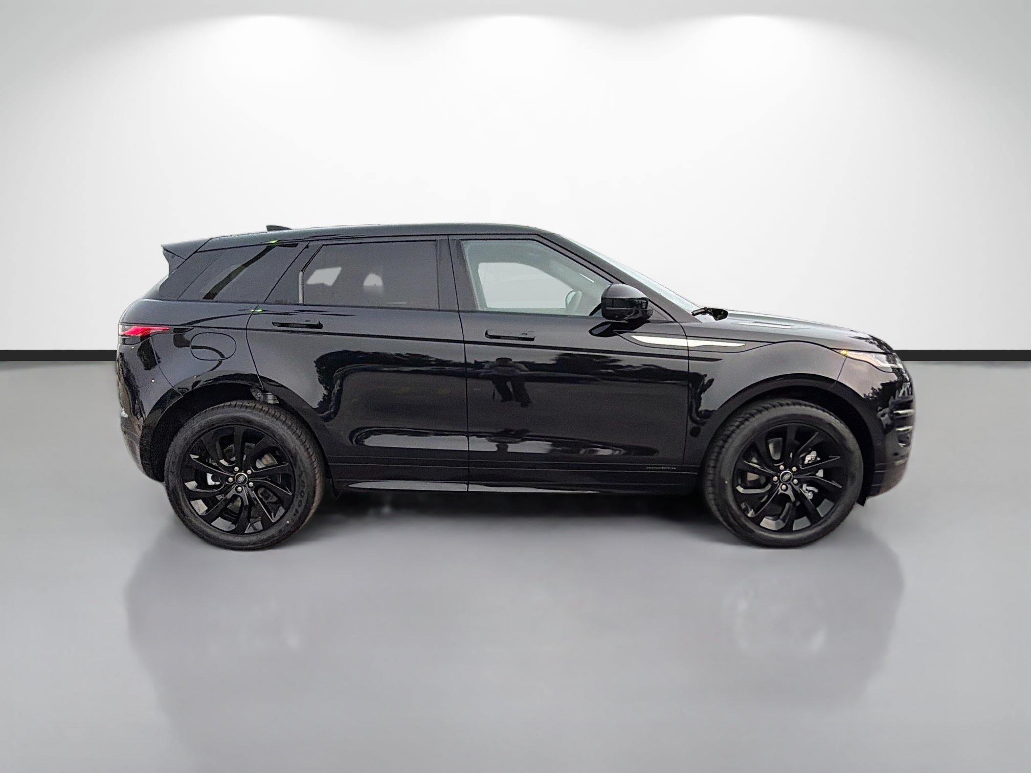 New 2026 Santorini Black LAND ROVER  image 6