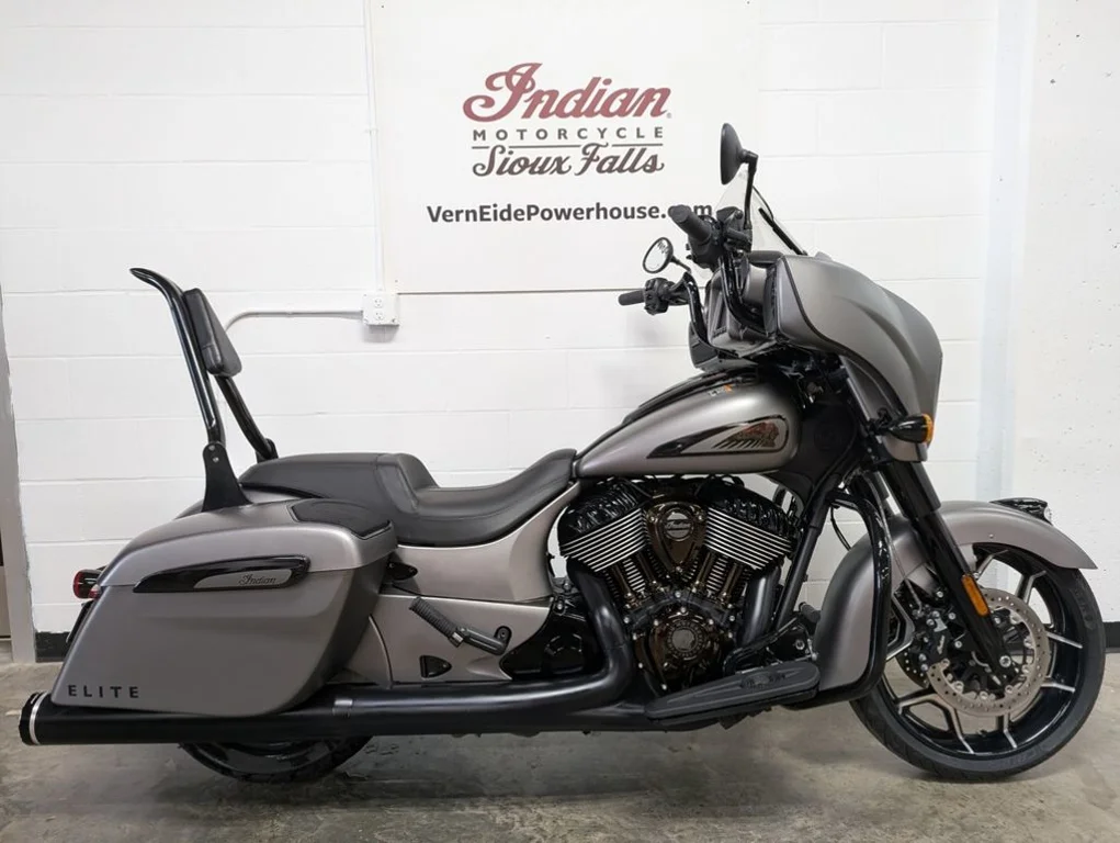 Certified Used 2022 HEAVY METAL SMOKE / POLISHED BRONZE Indian Motorcycle  image 1