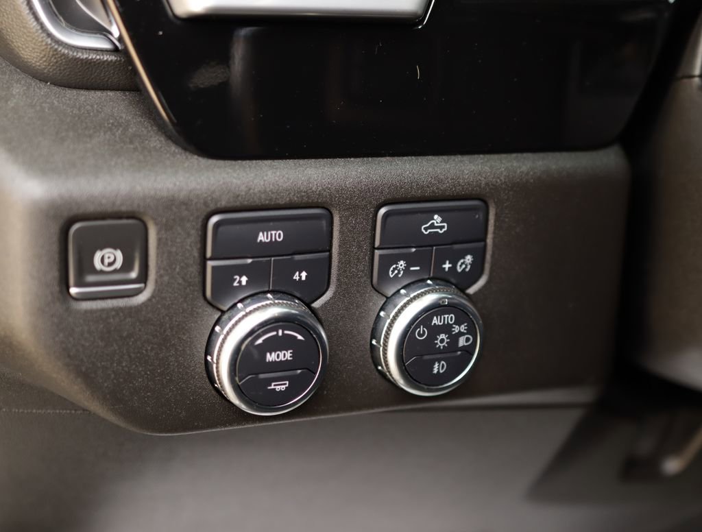 Used 2022 Quicksilver Metallic GMC Elevation image 10
