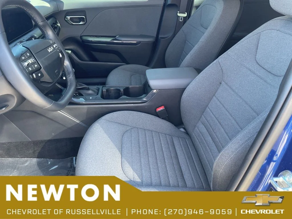 Used 2025 Deep Sea Blue Kia EX image 4