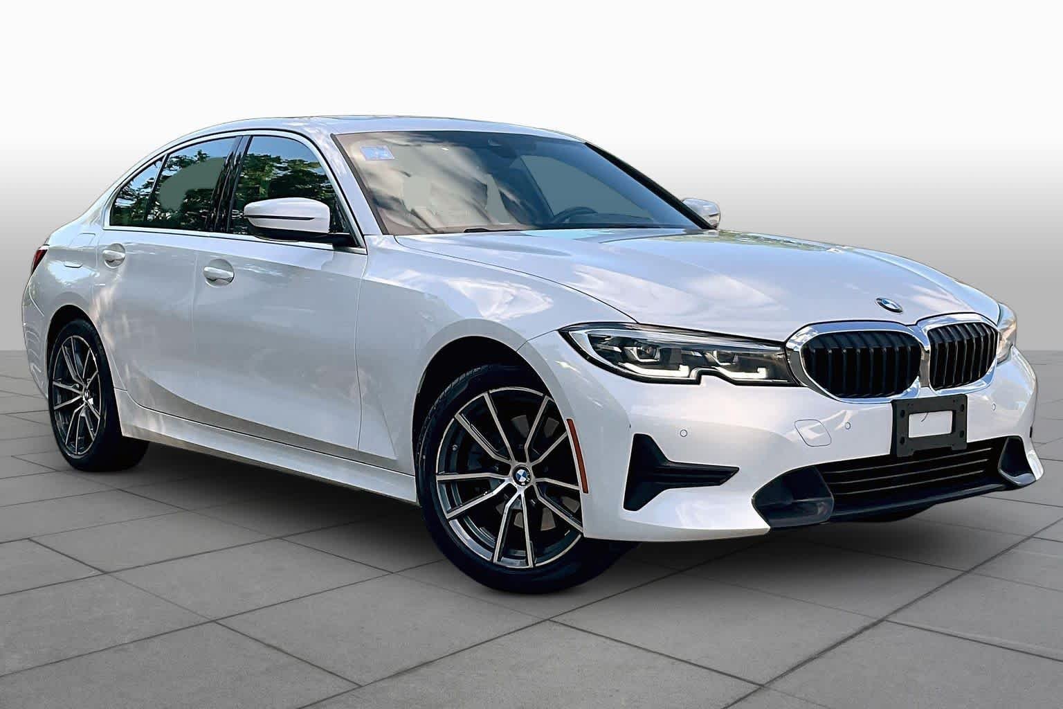 Used 2019 Alpine White BMW 330i xDrive image 2