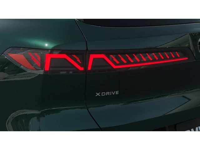 New 2027 Vancouver Green Metallic BMW  image 8