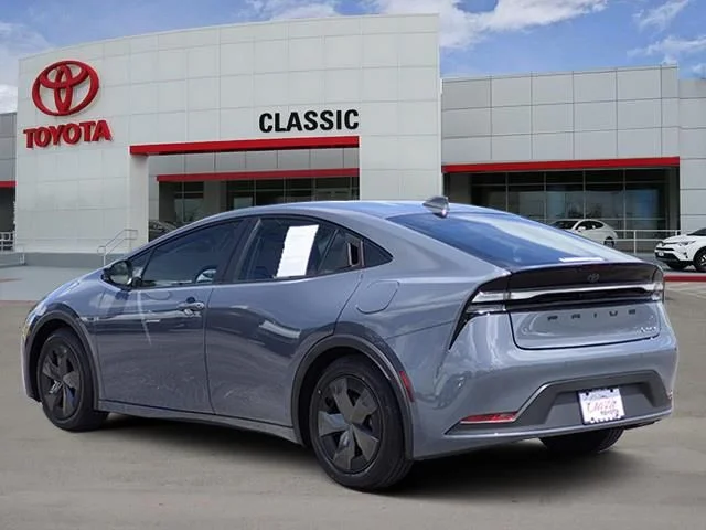 Used 2025 Guardian Gray Toyota SE image 4