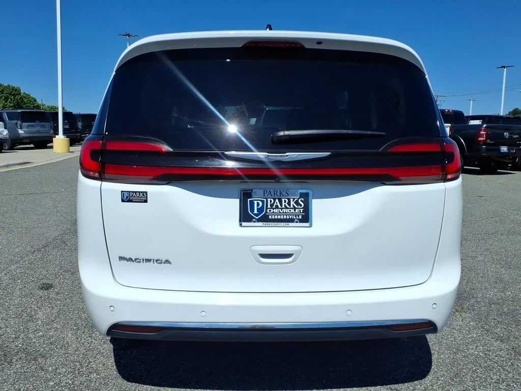Used 2023 White Chrysler Touring L image 27