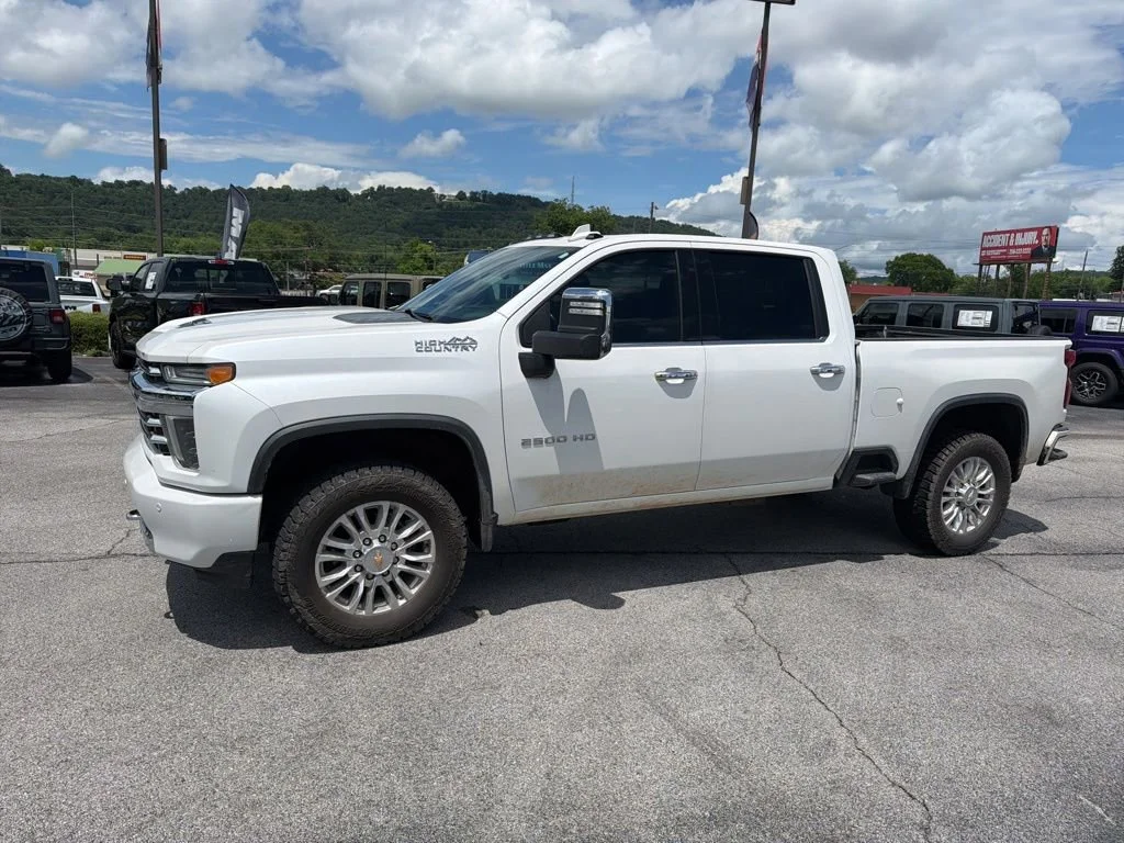 2021 Chevrolet Silverado HD High Country 4WD Crew Cab Standard Box's photo