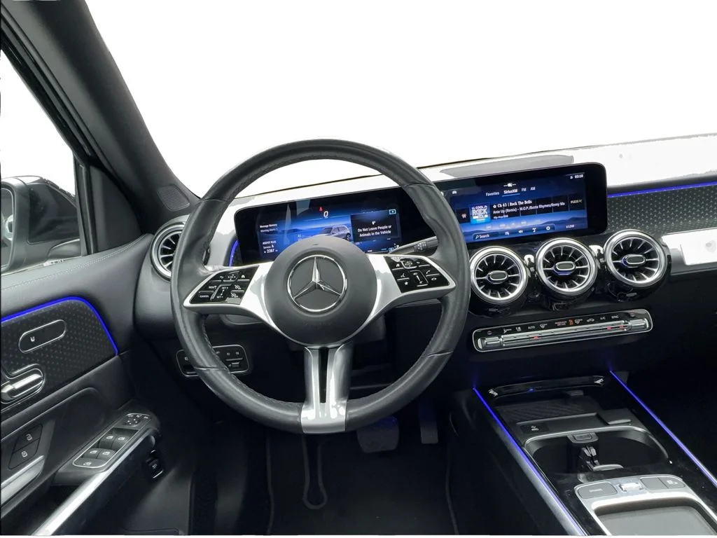 Used 2025 Black Mercedes-Benz GLB 250 image 32
