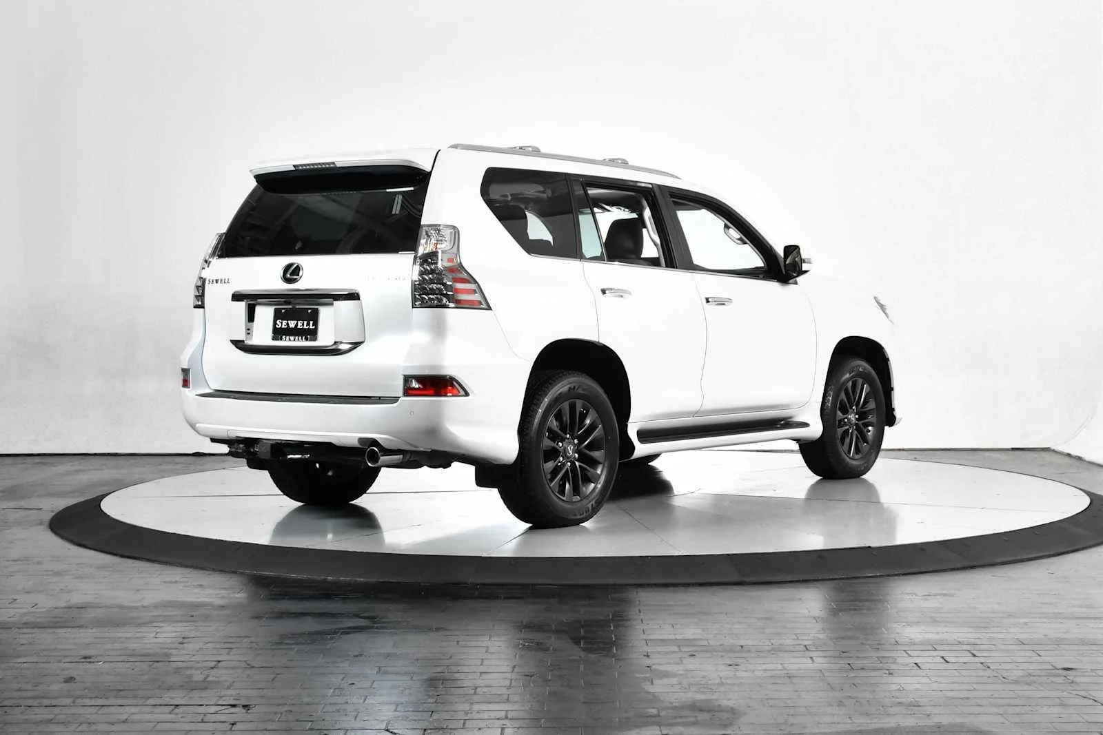 Used 2023 Eminent White Pearl Lexus Premium image 7