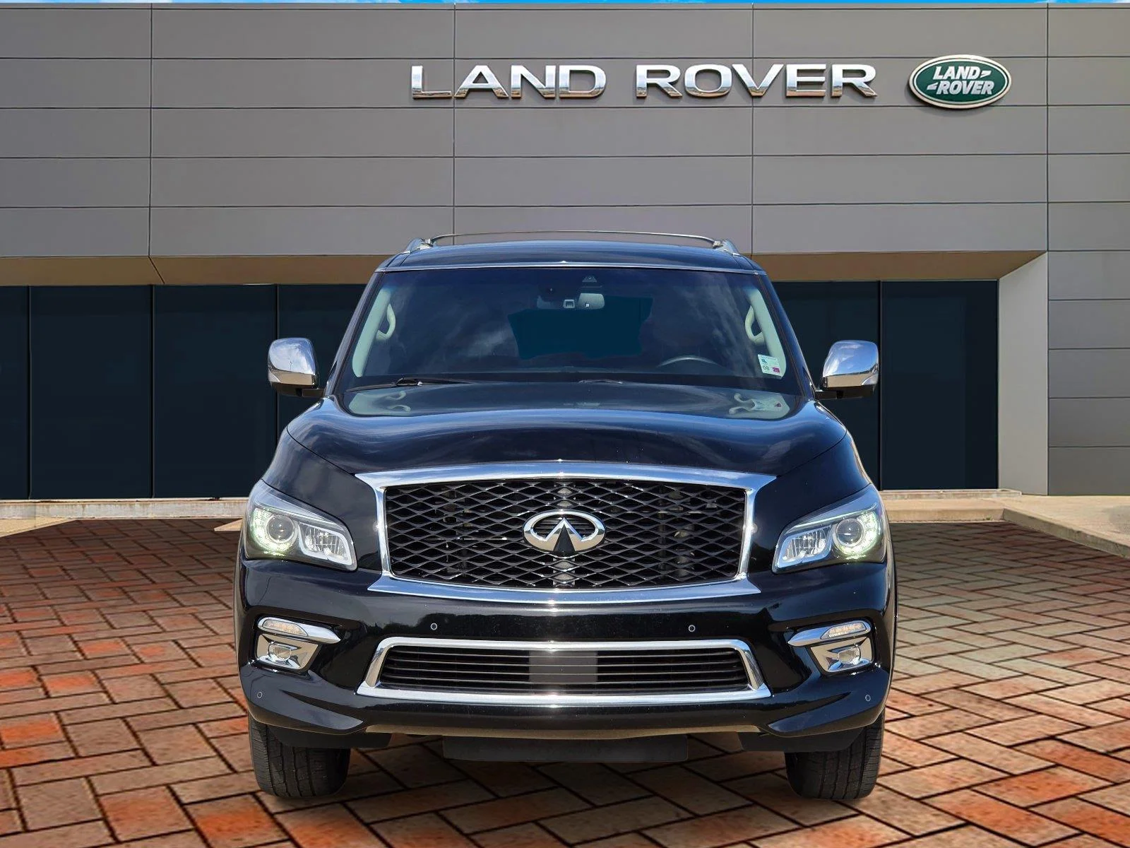 Used 2017 Black Obsidian INFINITI Signature Edition image 2