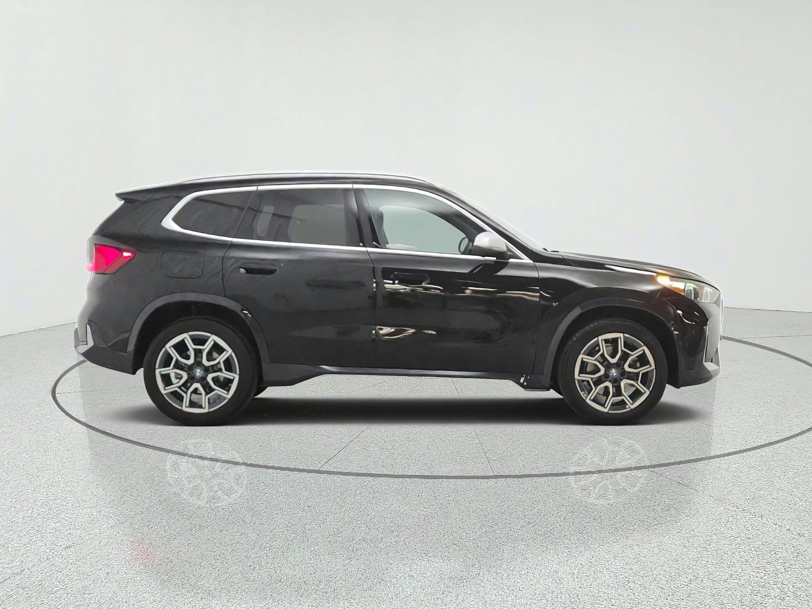 Used 2023 Jet Black BMW xDrive28i Sports Activity Vehicle image 4