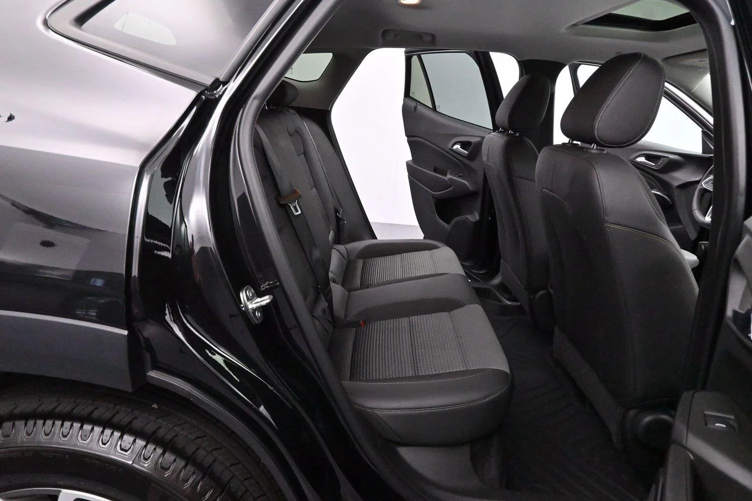 Used 2024 Mosaic Black Metallic Chevrolet LT image 30