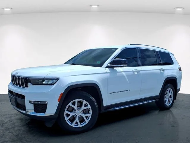 Used 2022 White Jeep Limited image 2