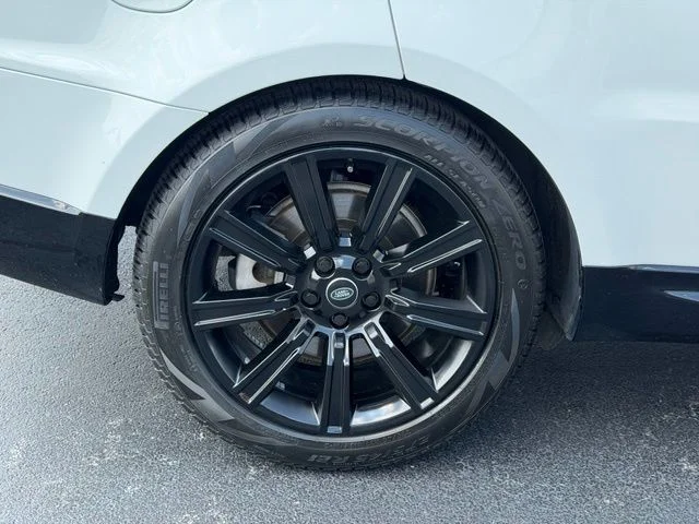 Used 2020 White Land Rover HSE image 9