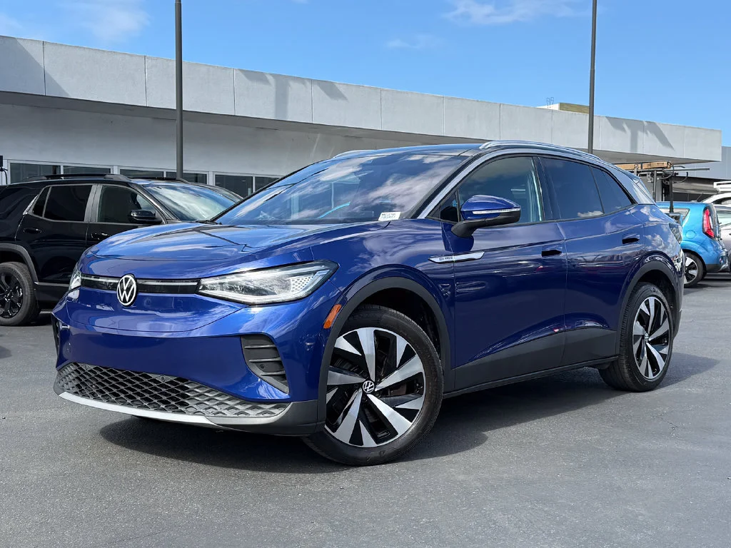Used 2022  Volkswagen Pro S image 2