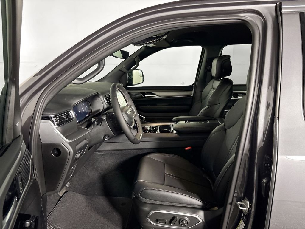 New 2026 Baltic-Gray Metallic Clear-Coat Exterior Paint Jeep Limited Altitude image 11