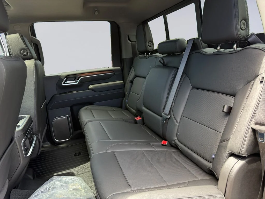 Used 2025 Black GMC Denali image 18