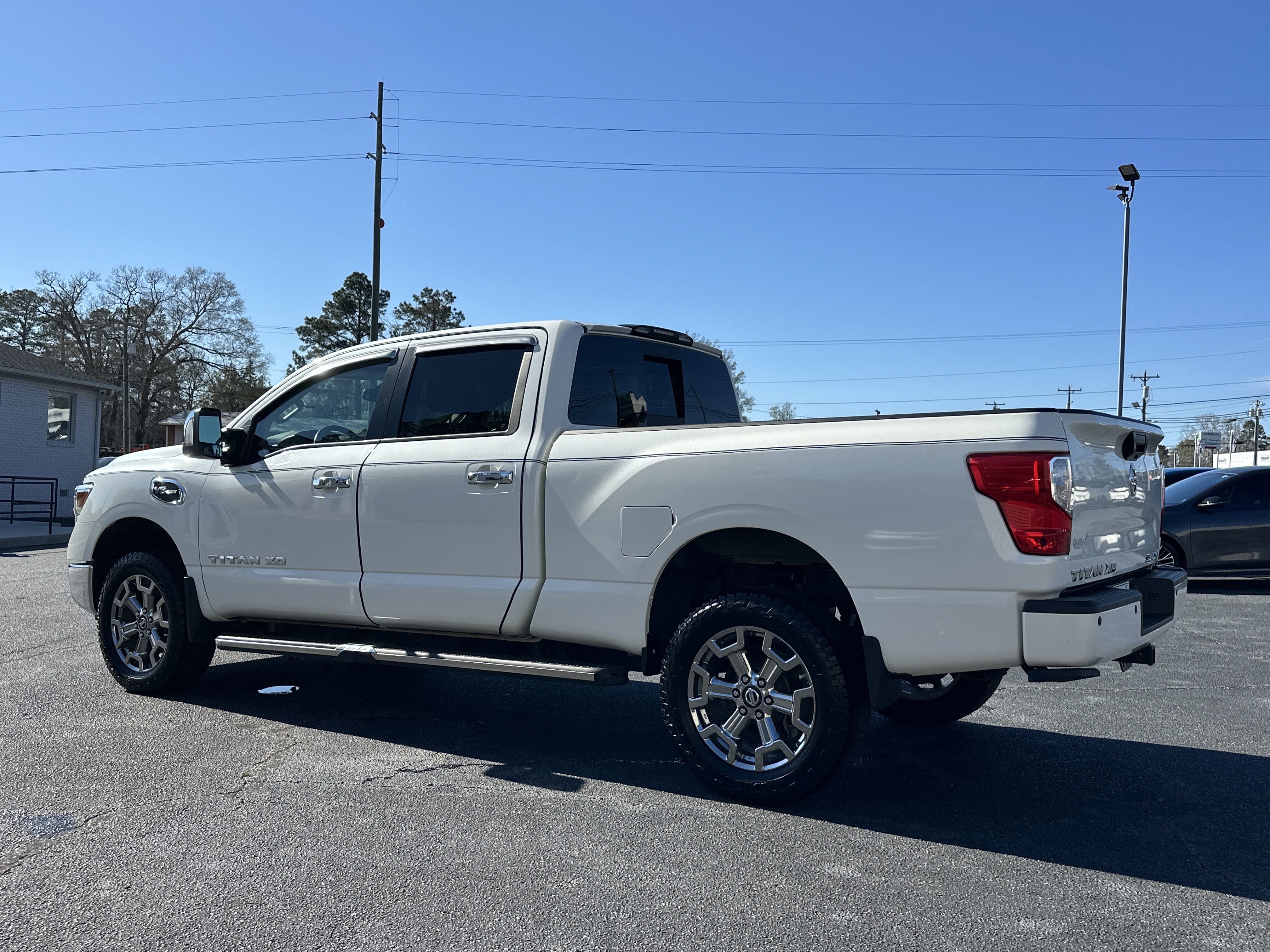 Used 2018 Pearl White Nissan SL image 6