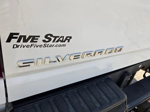 Used 2021 White Chevrolet Custom image 10