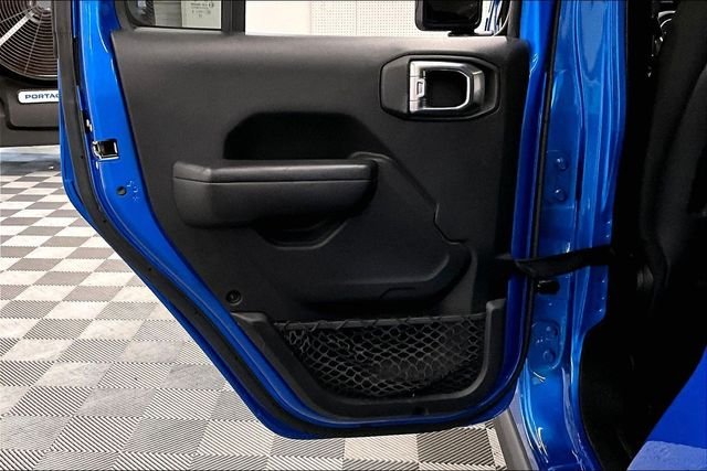 Used 2021 Hydro Blue Pearlcoat Jeep Mojave image 23