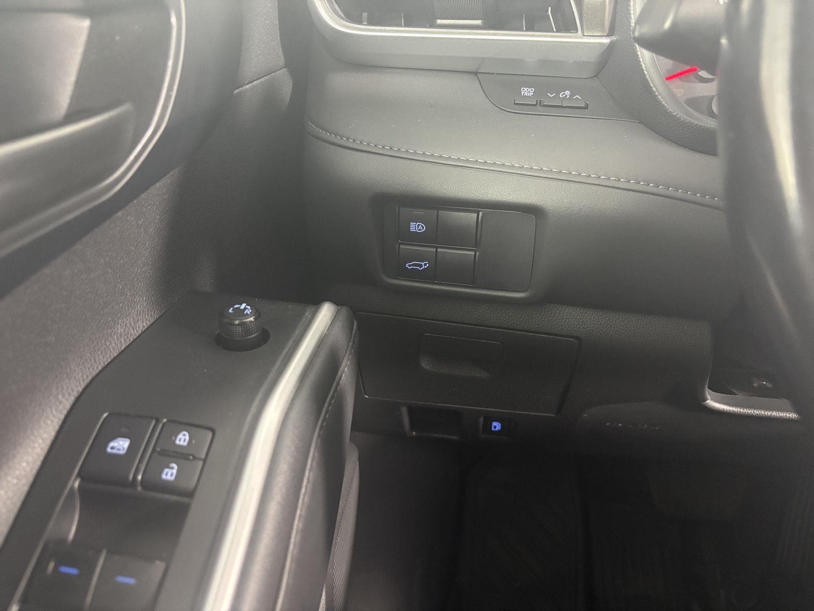 Used 2020 Magnetic Gray Metallic Toyota LE image 20