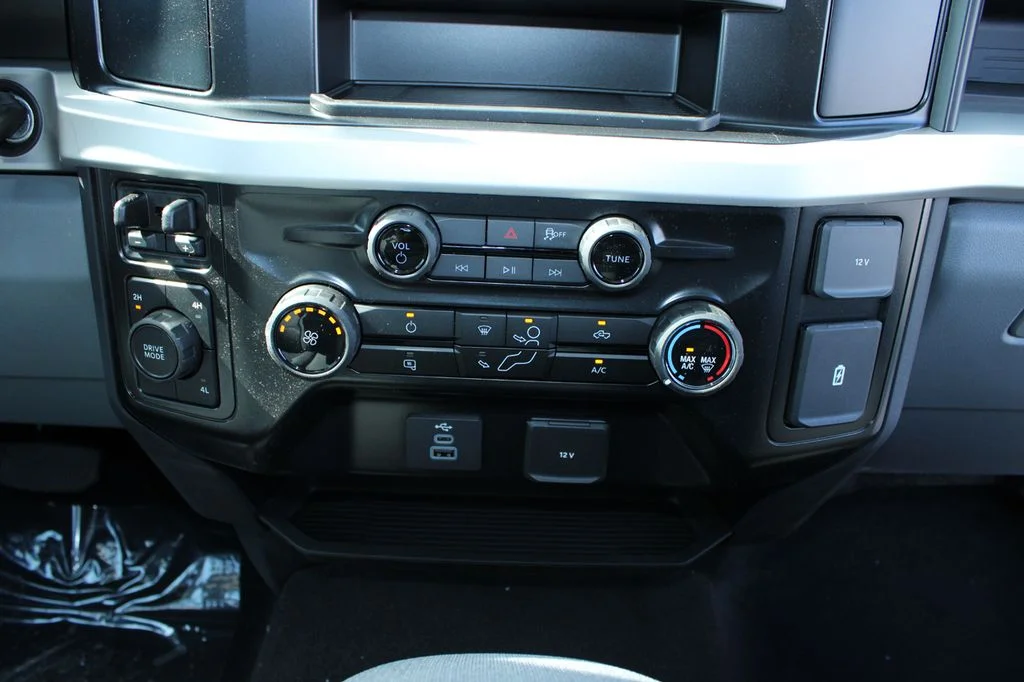 New 2026 Oxford White Ford F-350® XL image 21