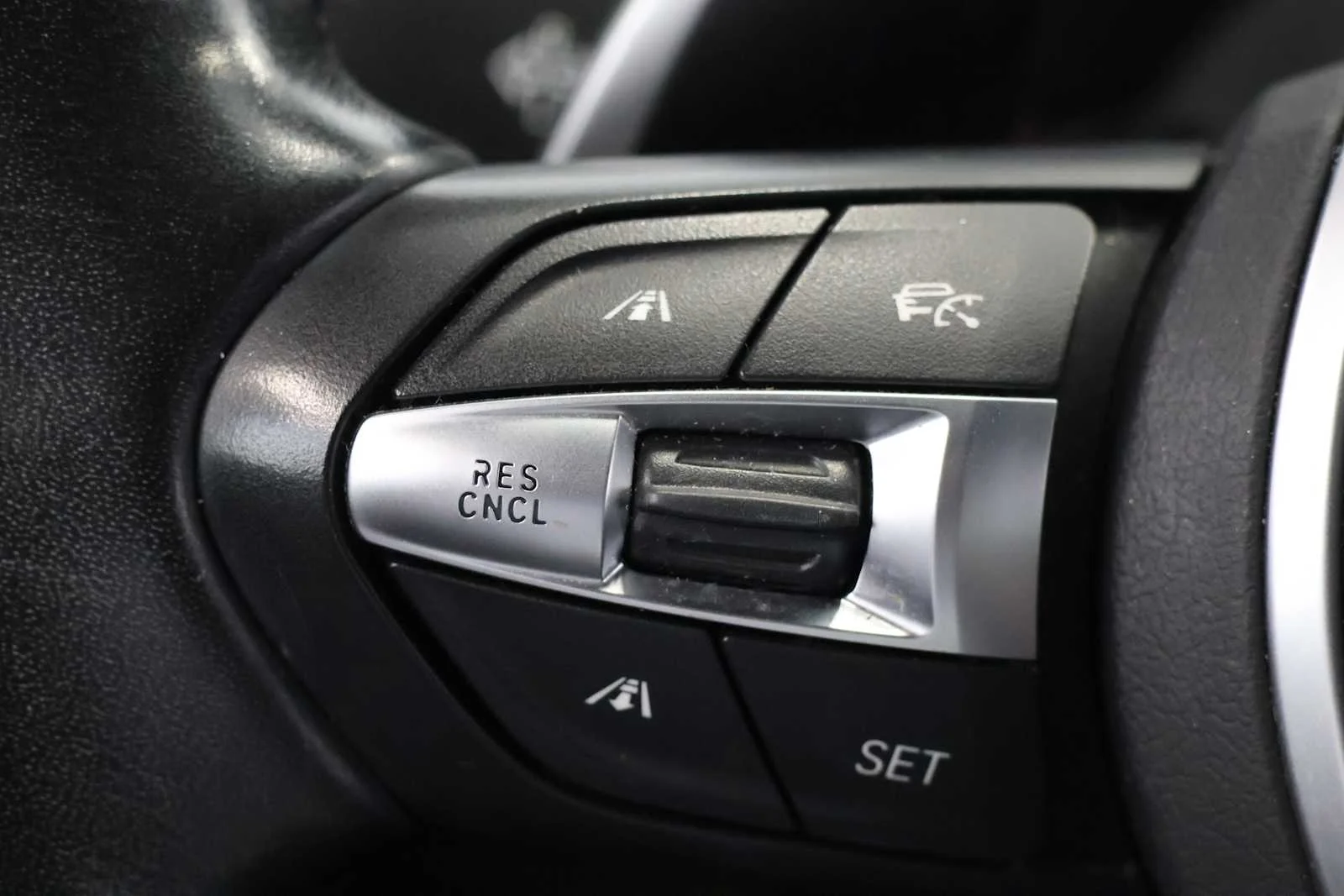 Certified Used 2022 Alpine White BMW sDrive28i image 18
