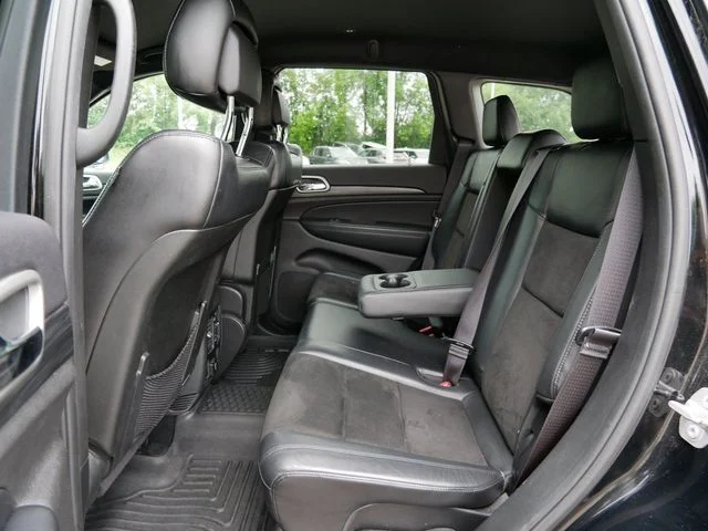 Used 2019 Black Jeep Altitude image 11