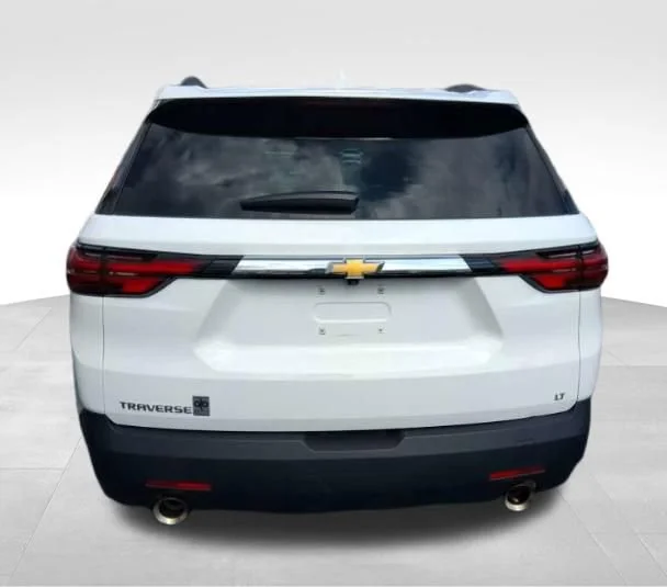Used 2023 Summit White Chevrolet LT Cloth image 2