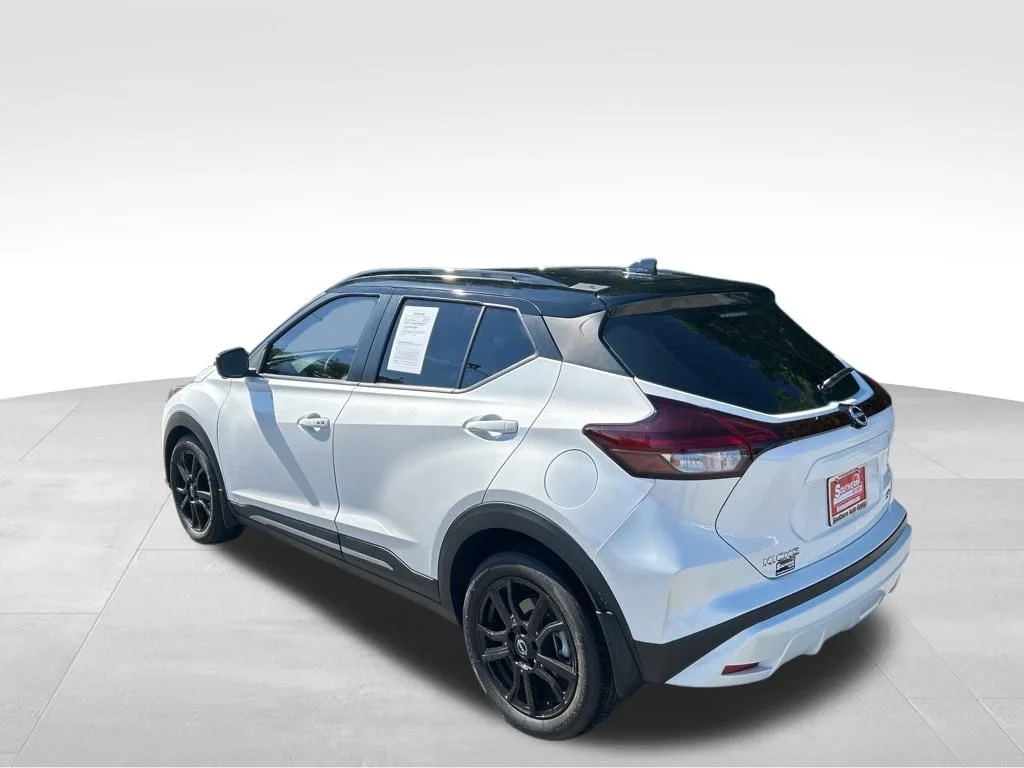 Used 2023 White Nissan SR image 3