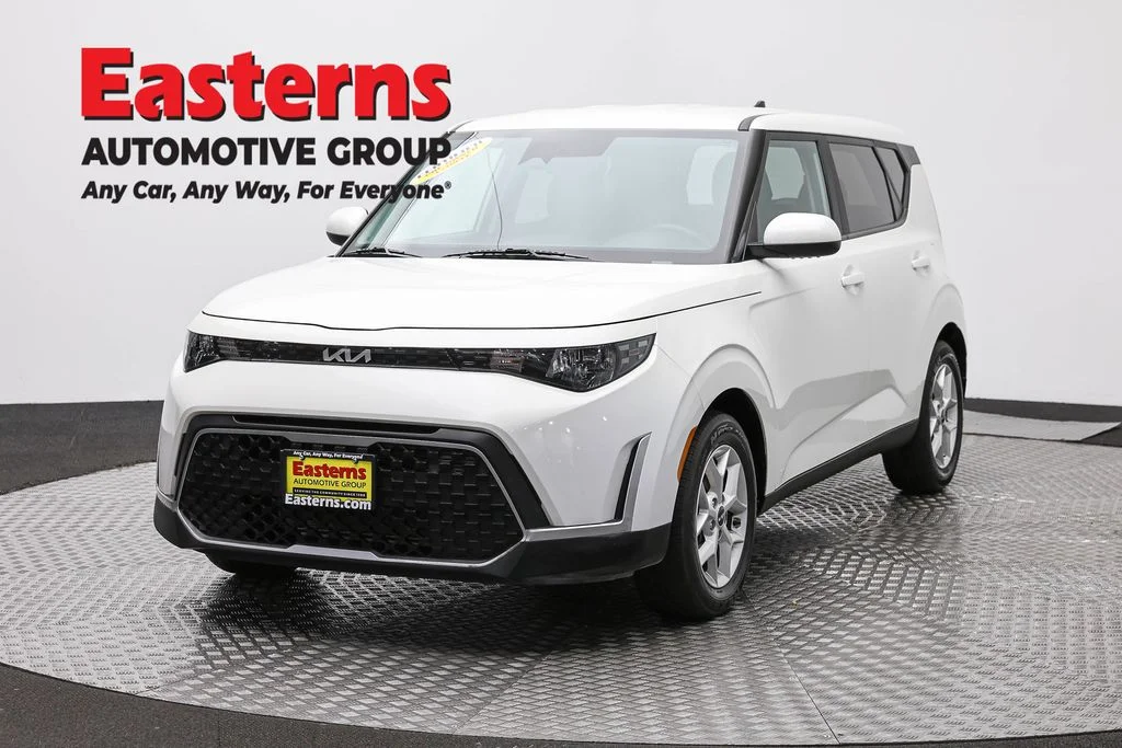 Used 2023 White Kia LX image 1